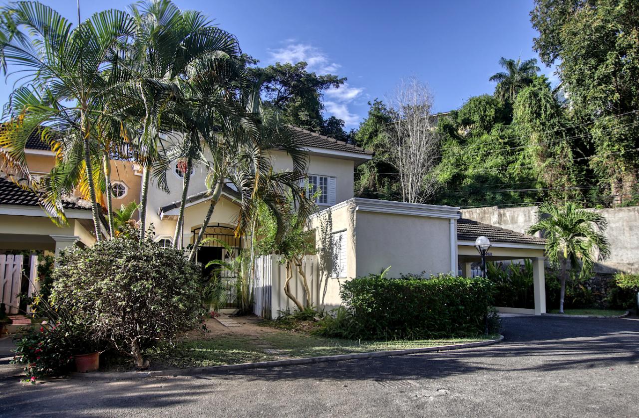 Townhouse For Sale ROCKHAMPTON DRIVE, KINGST, Kingston 9 525,000 Keez