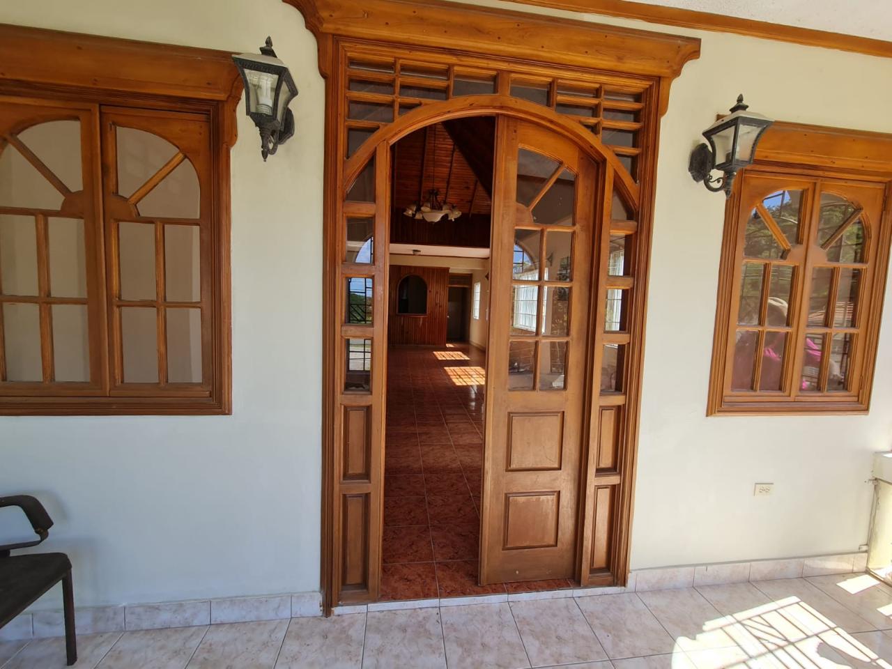 House For Sale CORNWALL COURTS BOULEVARD, Montego Bay 24,000,000 Keez