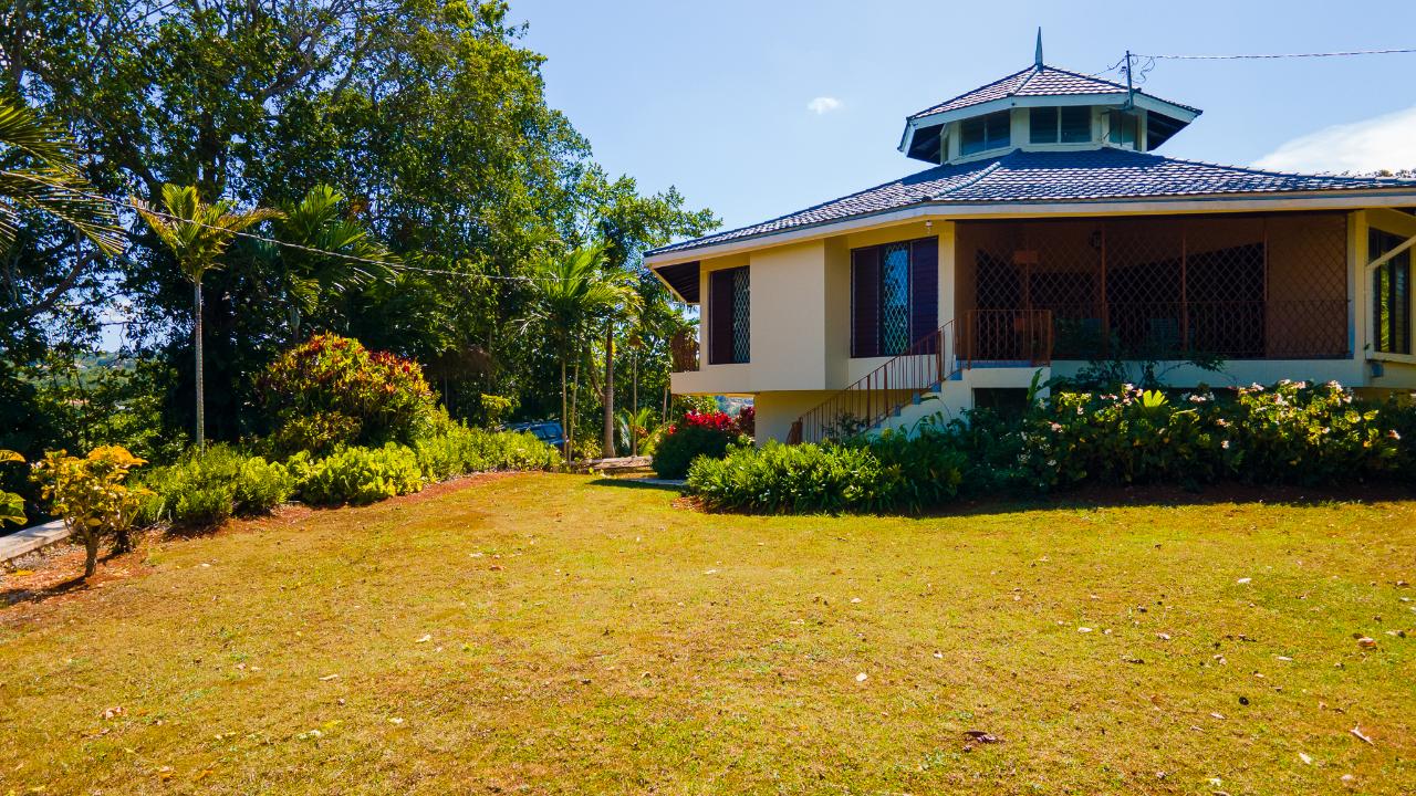 House For Sale GODFREY LANDS, Mandeville 300,000 Keez