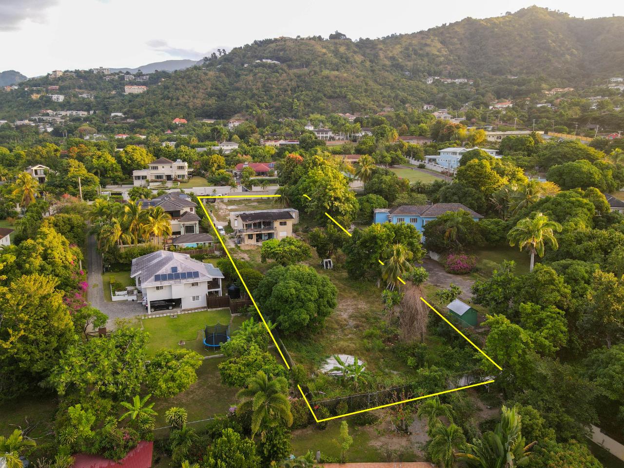 House For Sale KINSALE AVENUE, BILLY DUN, Kingston 6 1,300,000 Keez