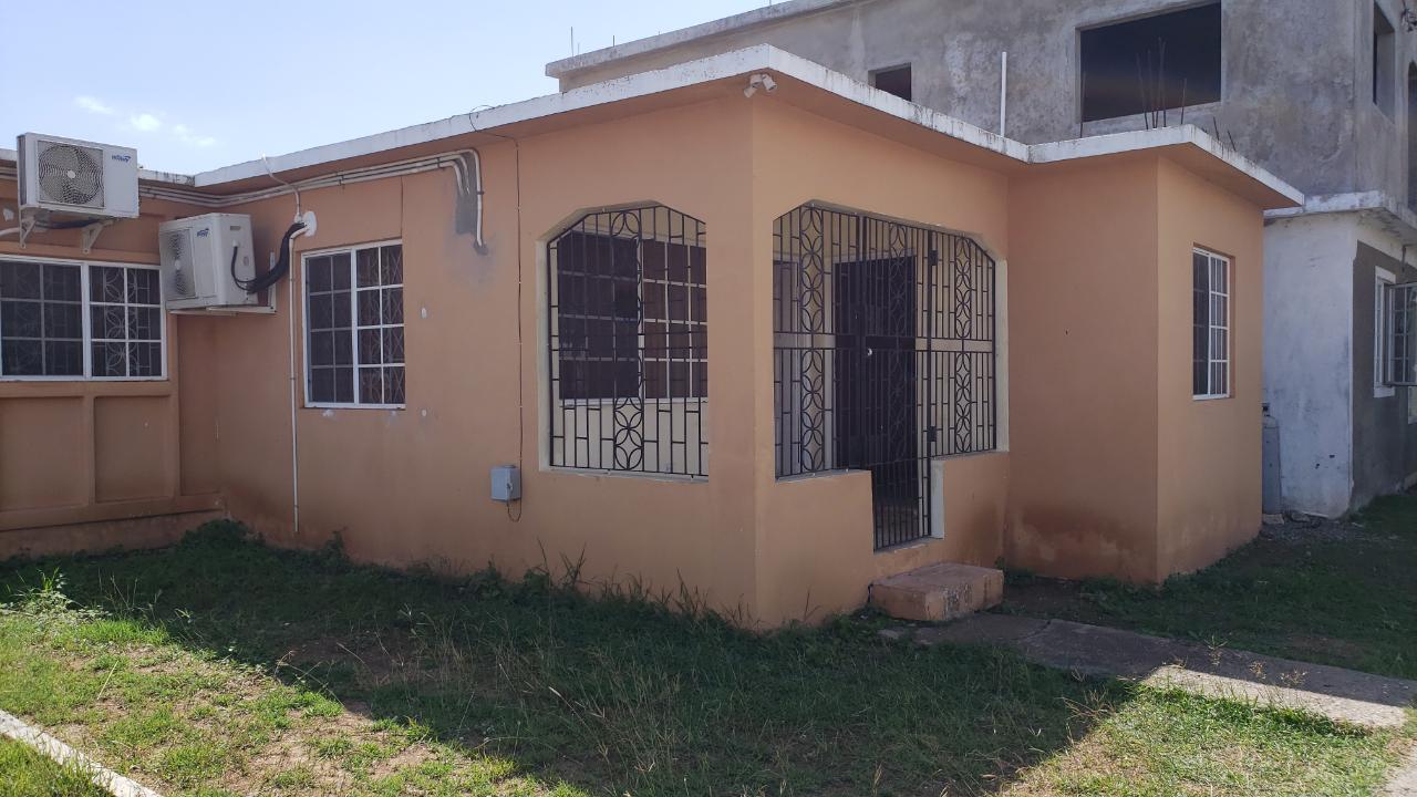 House For Rent WEST CHEDWIN, Greater Portmore 50,000 Keez