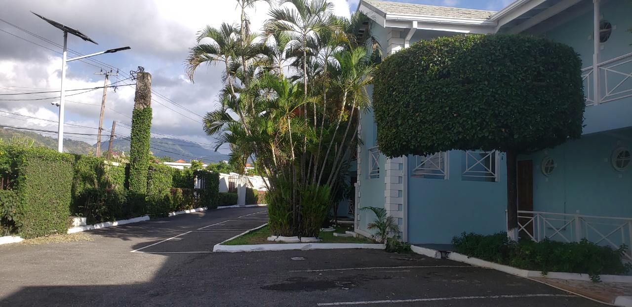 Apartment For Rent BARBICAN ROAD, Kingston 6 700 Keez