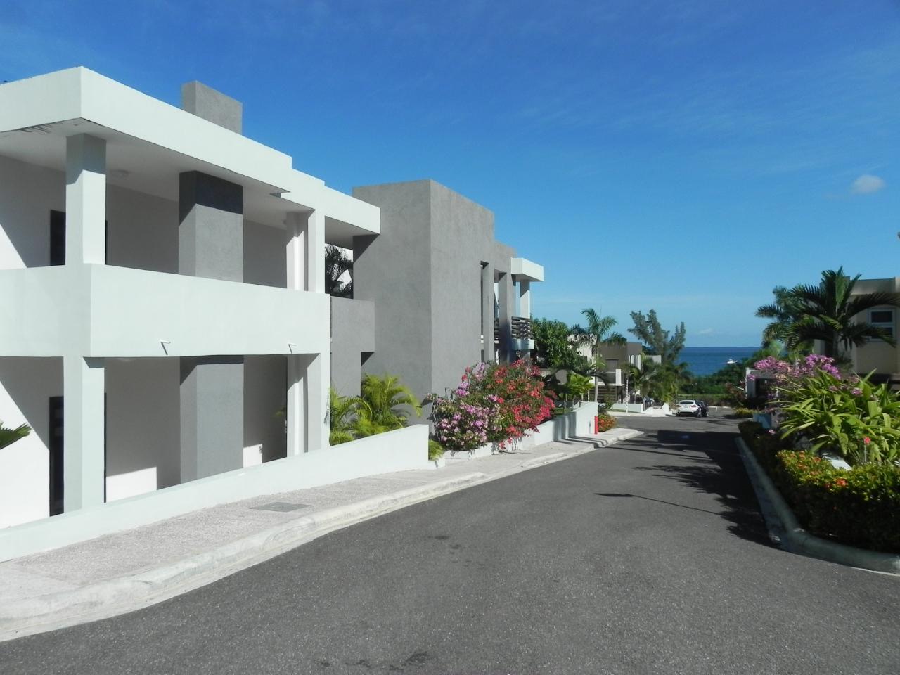 Apartment For Rent PETERS AVENUE, Montego Bay 1,350 Keez