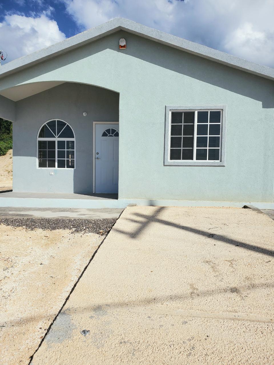 House For Rent CAMELOT VILLAGE, Discovery Bay 750 Keez