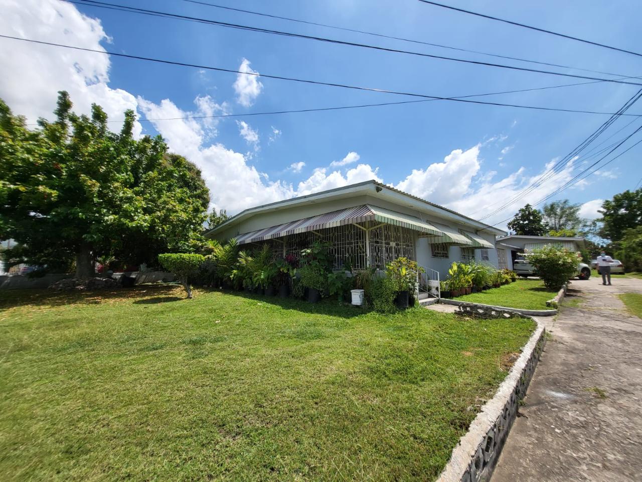 House For Sale BORDER AVENUE, Kingston 19 54,000,000 Keez