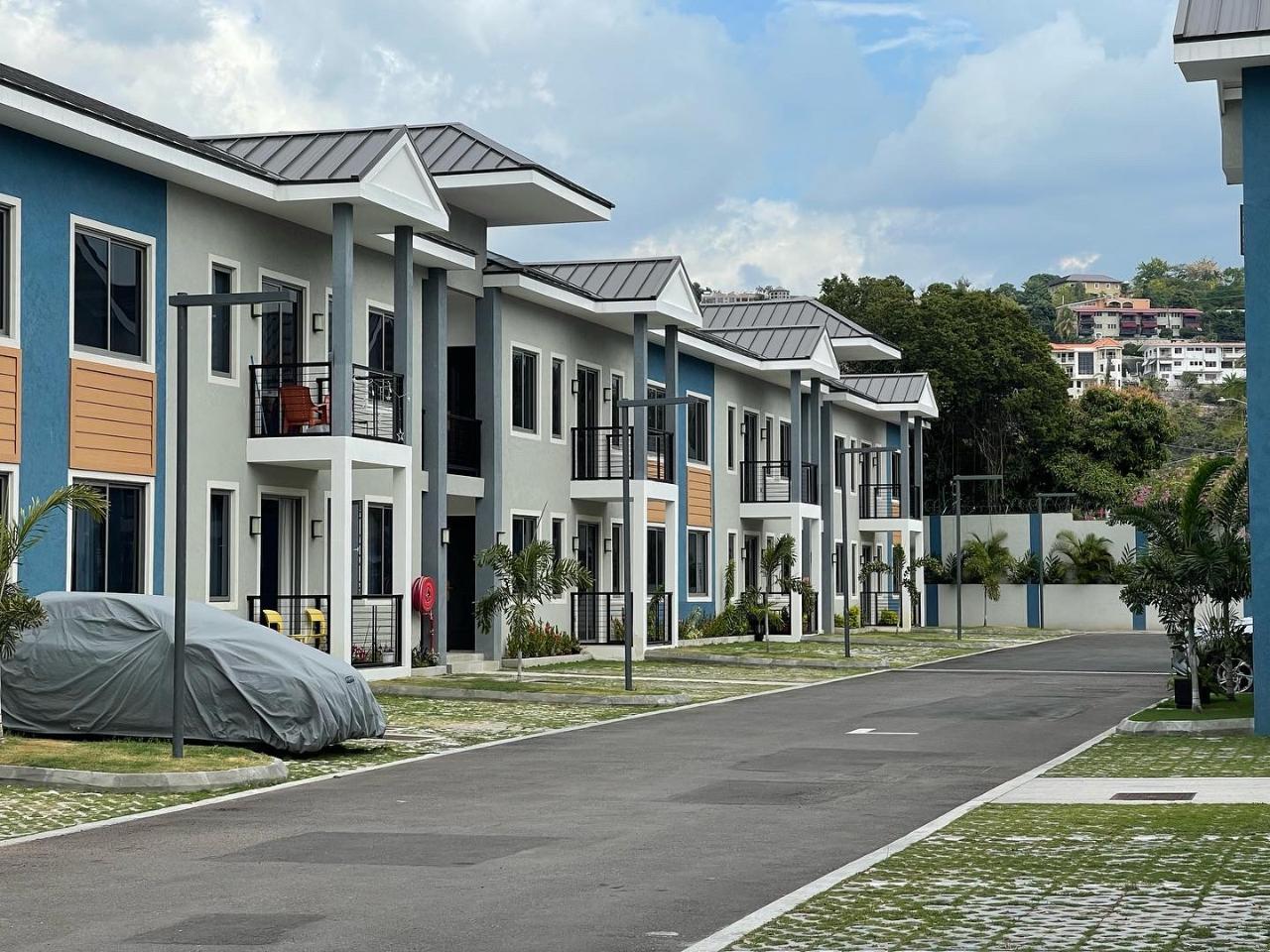 Apartment For Sale SEYMOUR AVE, Kingston 6 350,000 Keez