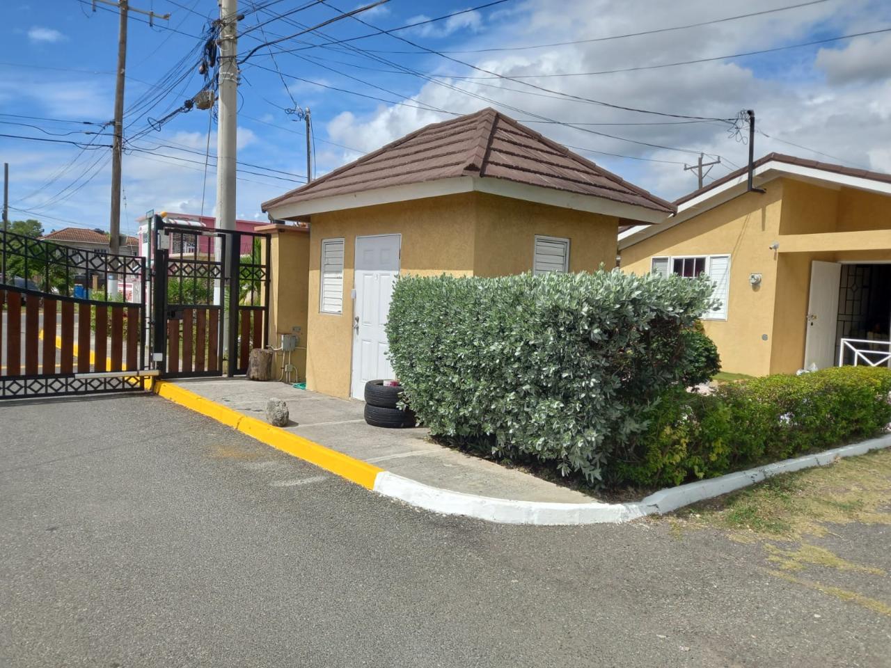 House For Sale SAGO PALM GLADE, Greater Portmore 25,000,000 Keez