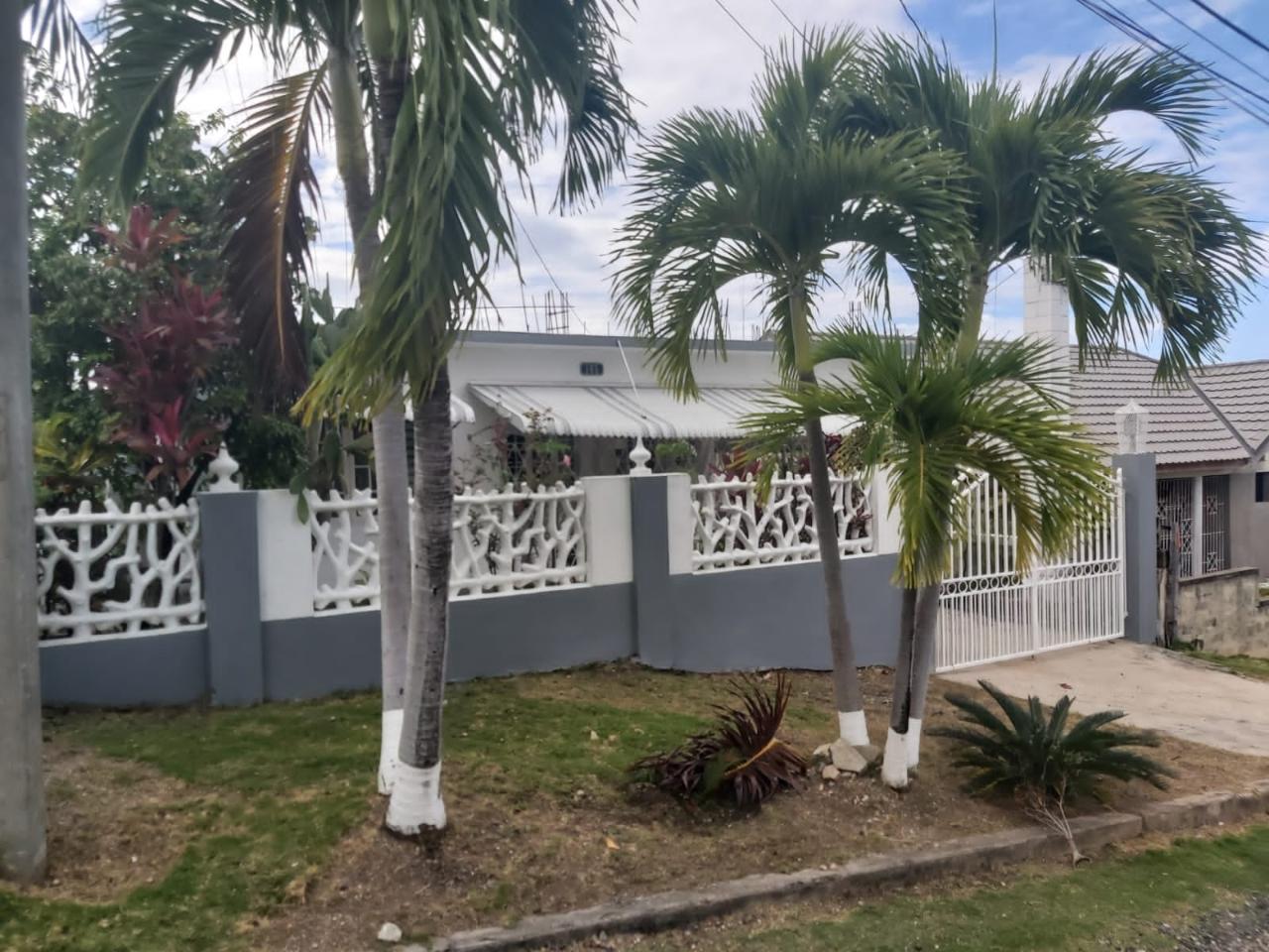 House For Sale 71 DRAX HALL MANOR, Ocho Rios 259,000 Keez