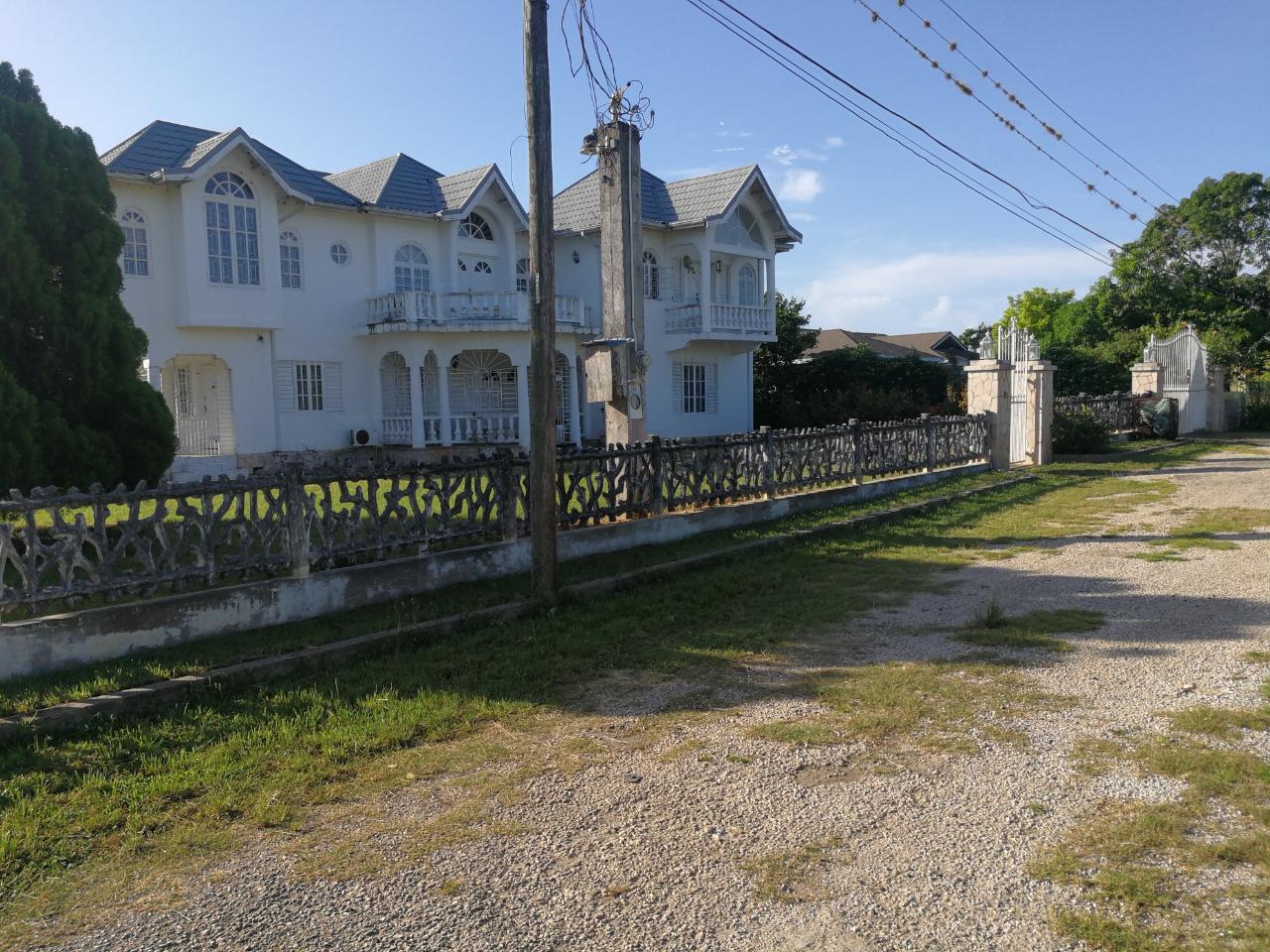 House For Sale MALCOLM'S BAY, Black River 32,000,000 Keez