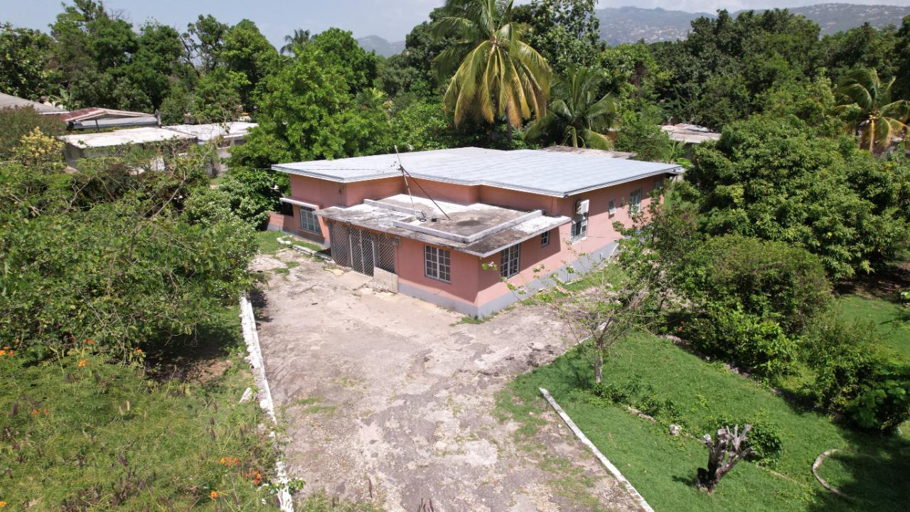 House For Sale ANDREWS PEN LANE (35 KING, Kingston 8 42,000,000 Keez