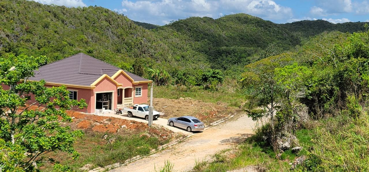 House For Sale LA PIEDRA MONTANA, Hat Field 30,000,000 Keez