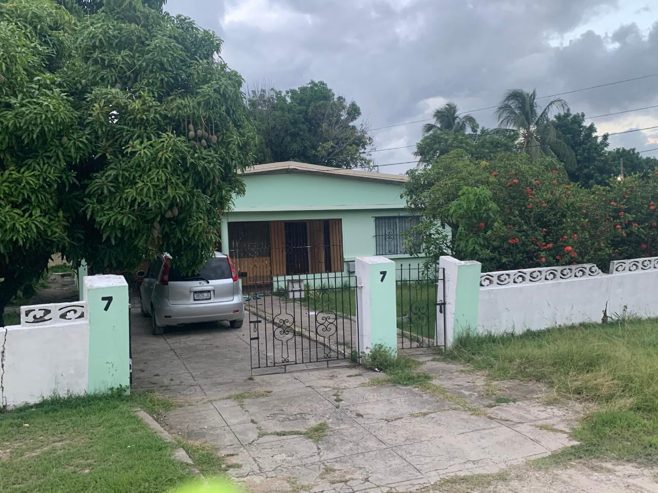 older type house for sale in vineyard town kingston 3 Hillary Patton Site