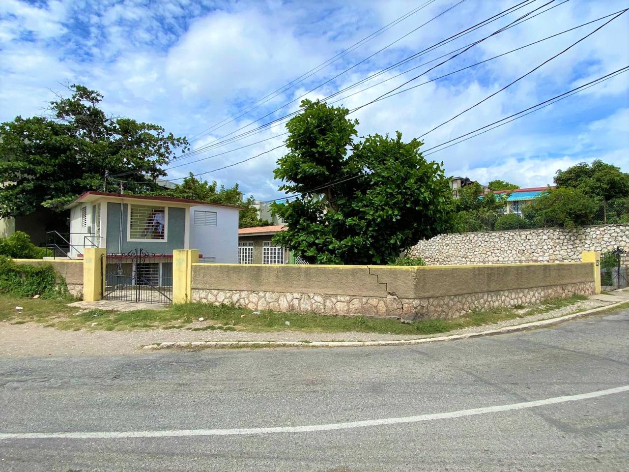 House For Sale NORTH AVENUE, Kingston 5 75,000,000 Keez
