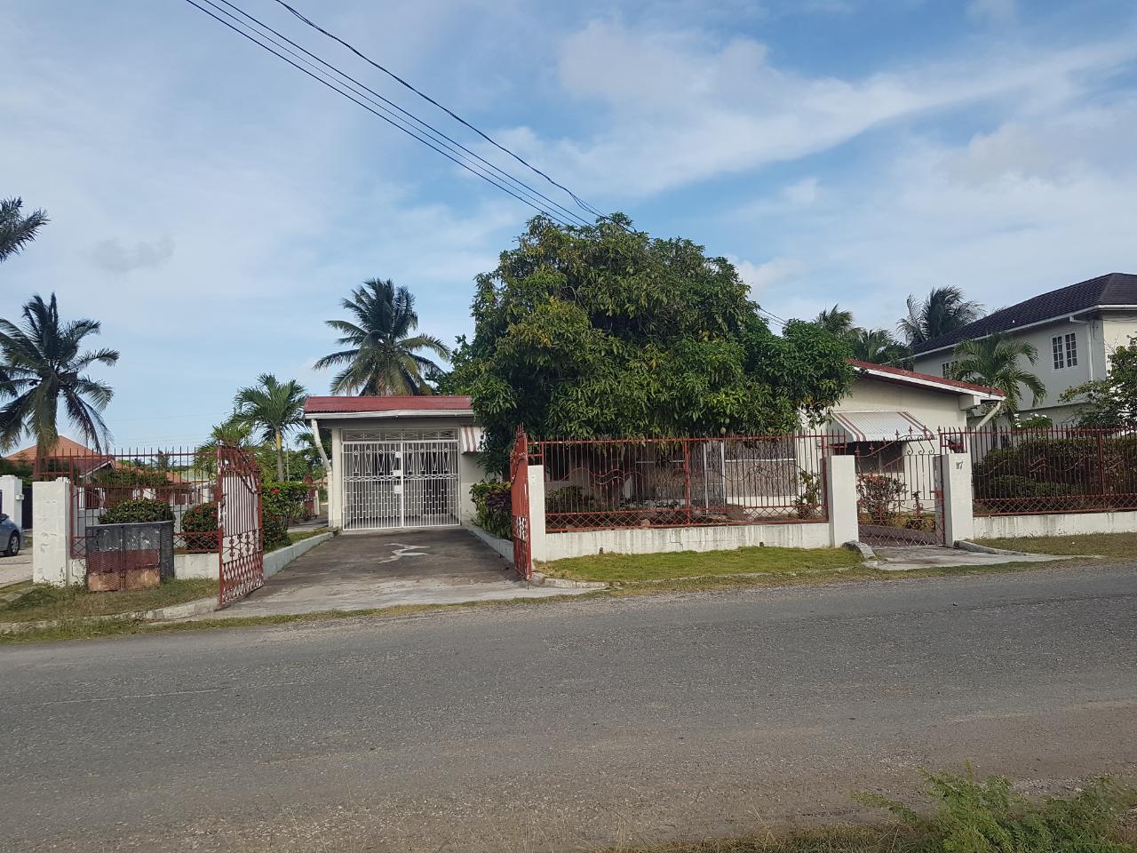 House For Sale FAIRFIELD DRIVE, May Pen 30,000,000 Keez