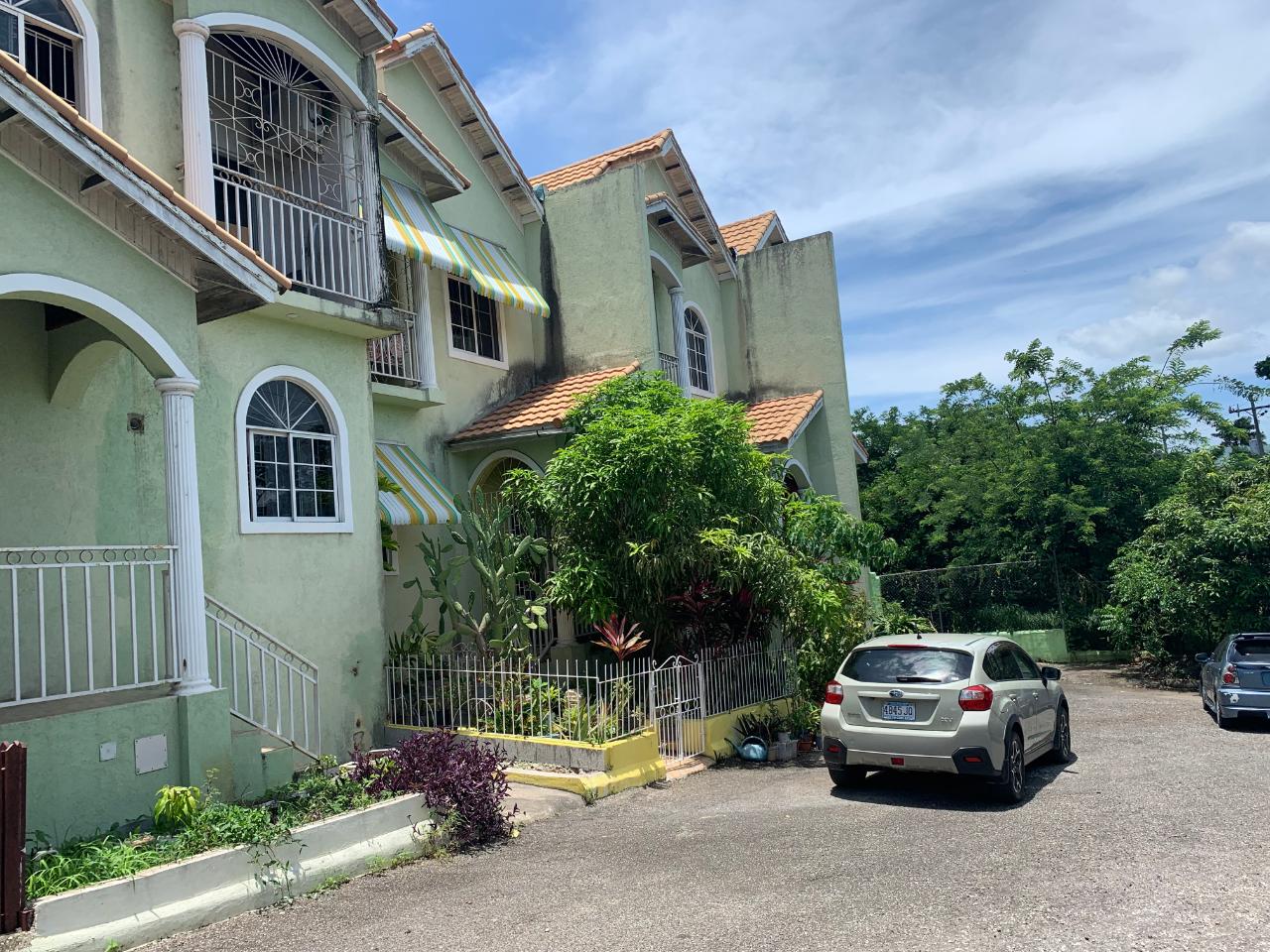 Townhouse For Sale ROSEMOUNT PEN, Montego Bay 18,000,000 Keez