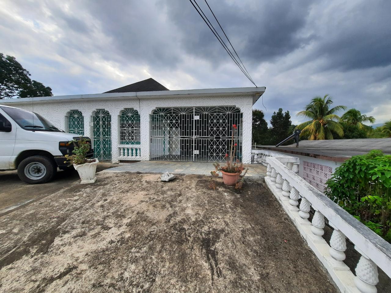 House For Sale CLIFTON FARM, Linstead 30,000,000 Keez