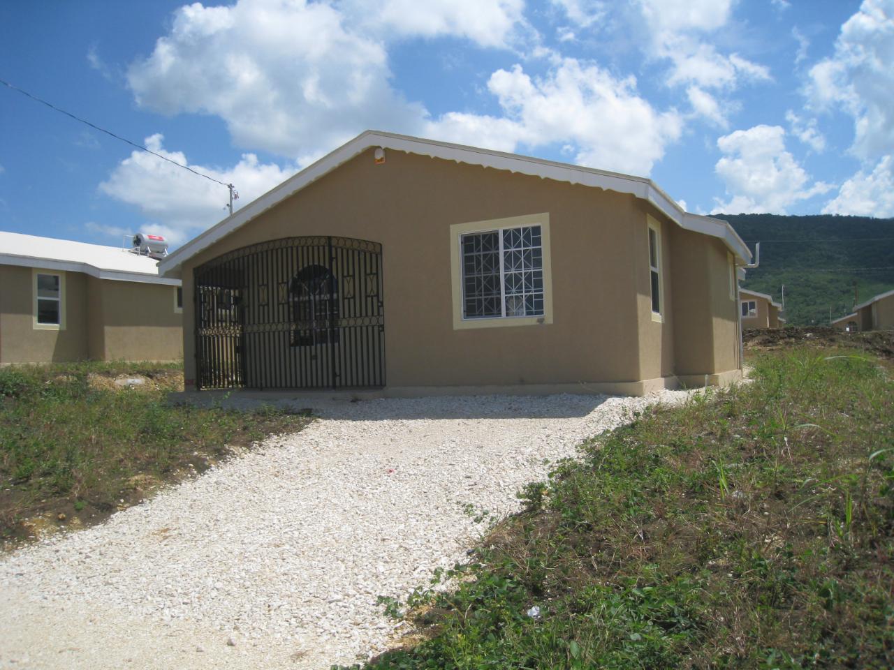 House For Rent MONTEGO WEST VILLAGE, Granville 520 Keez