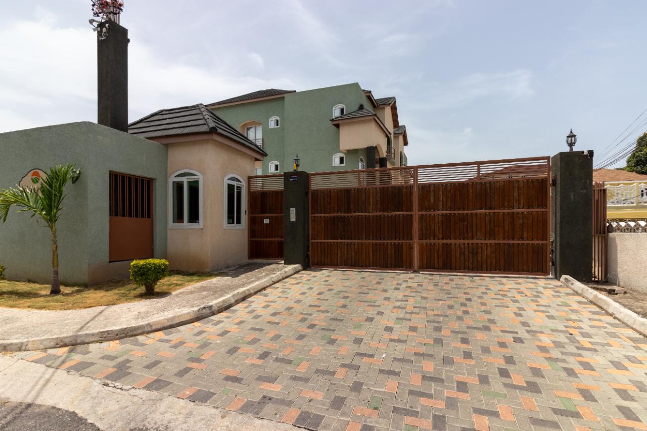 Apartment For Rent SUNRISE CRESCENT, Kingston 19 170,000 Keez