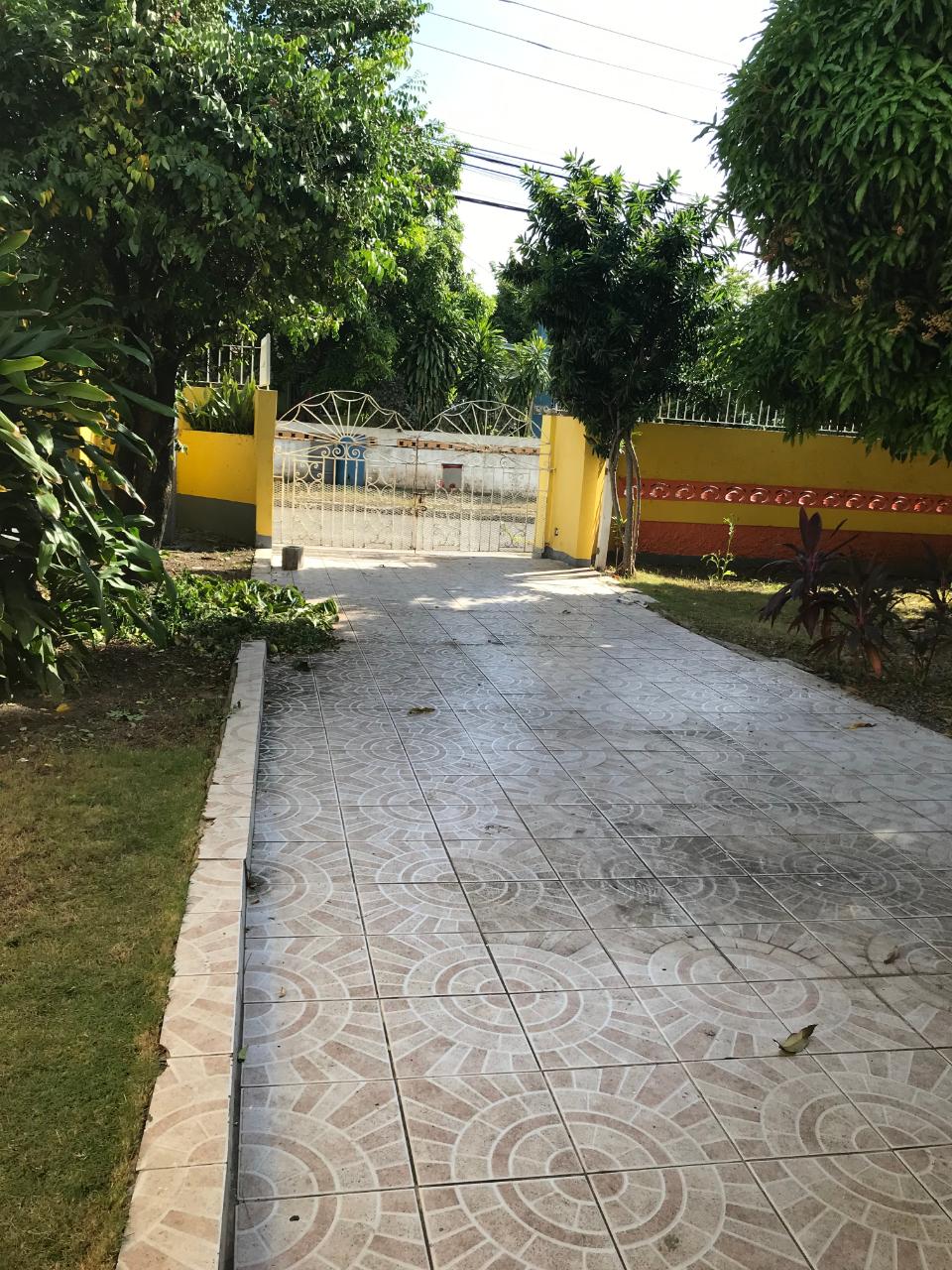 House For Sale RENFIELD DRIVE, Kingston 20 32,000,000 Keez