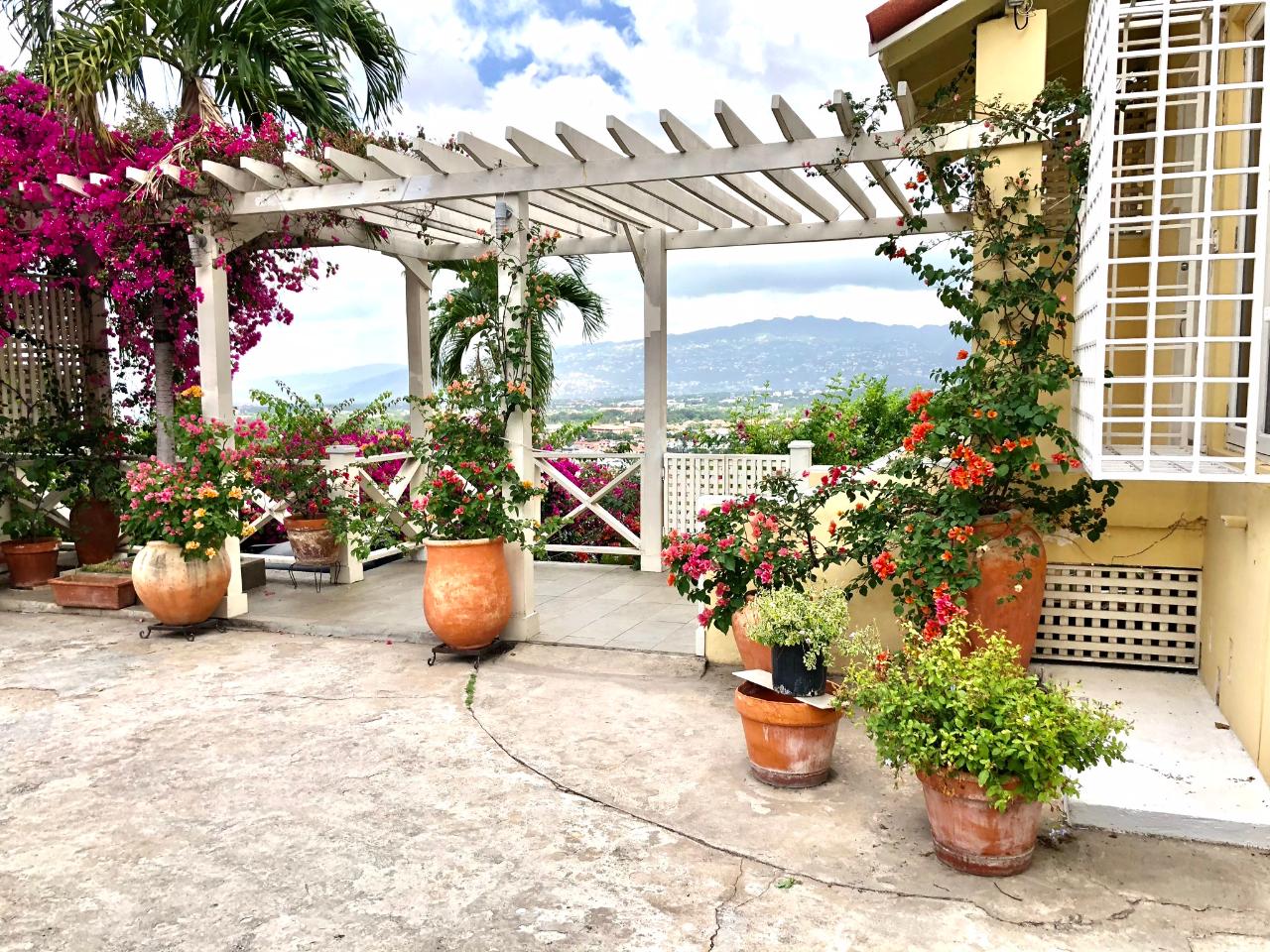 Apartment For Rent LOMBARD CLOSE, Kingston 6 1,050 Keez