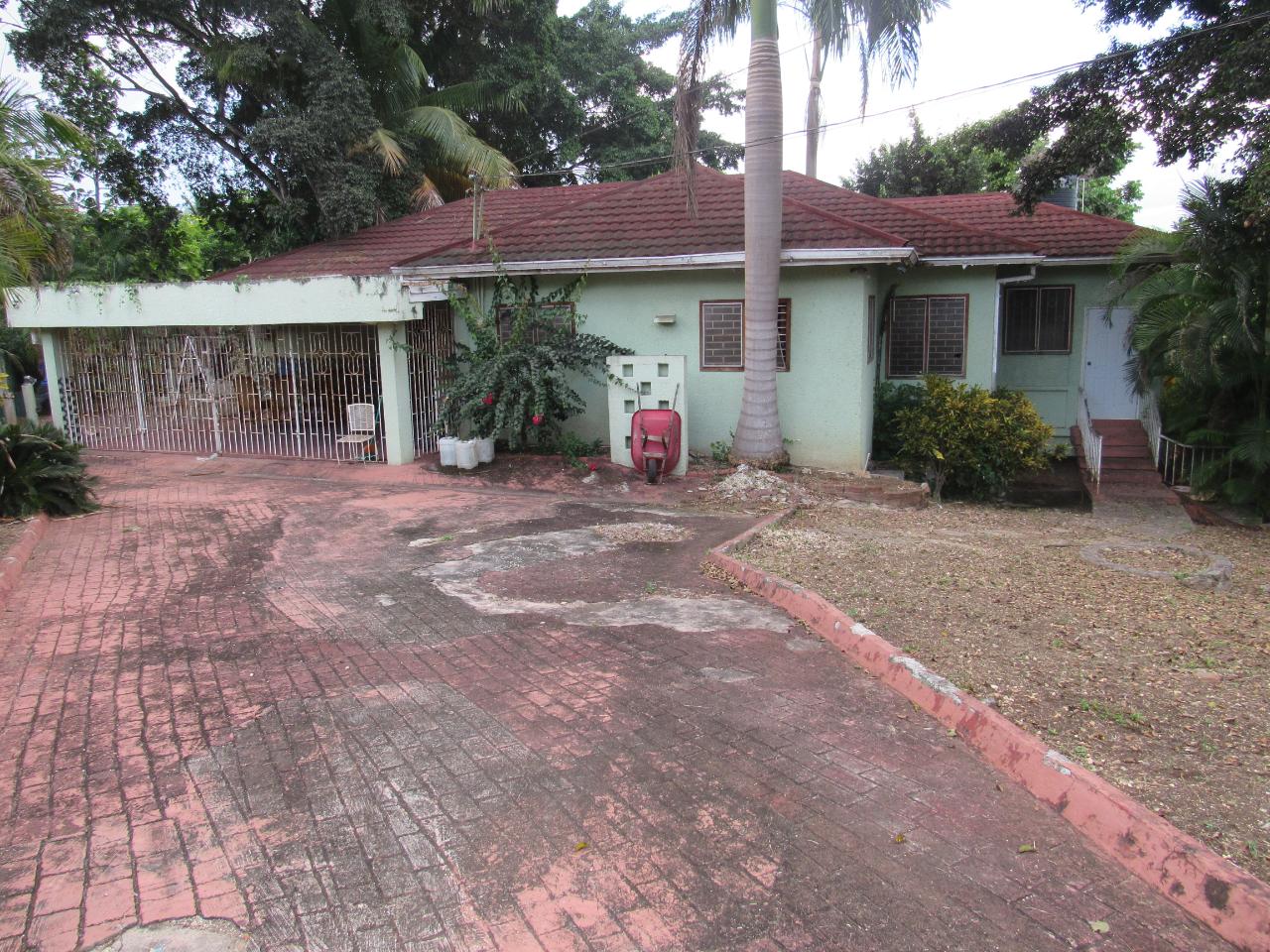 House For Sale LEADERS AVE, Montego Bay 597,000 Keez