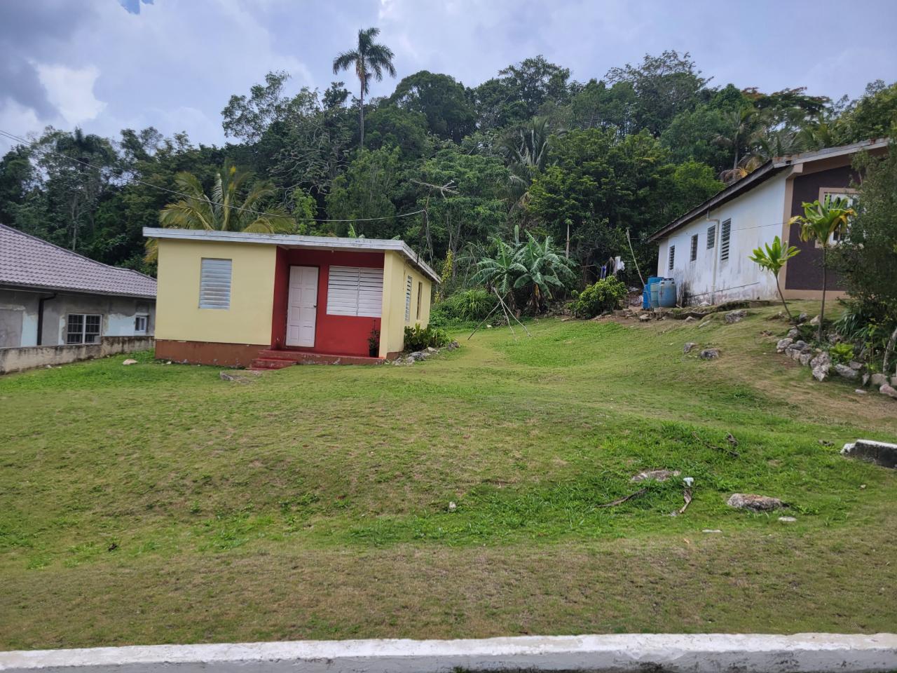 House For Sale CHUDLEIGH HOUSING SCHEME, Christiana 9,950,000 Keez