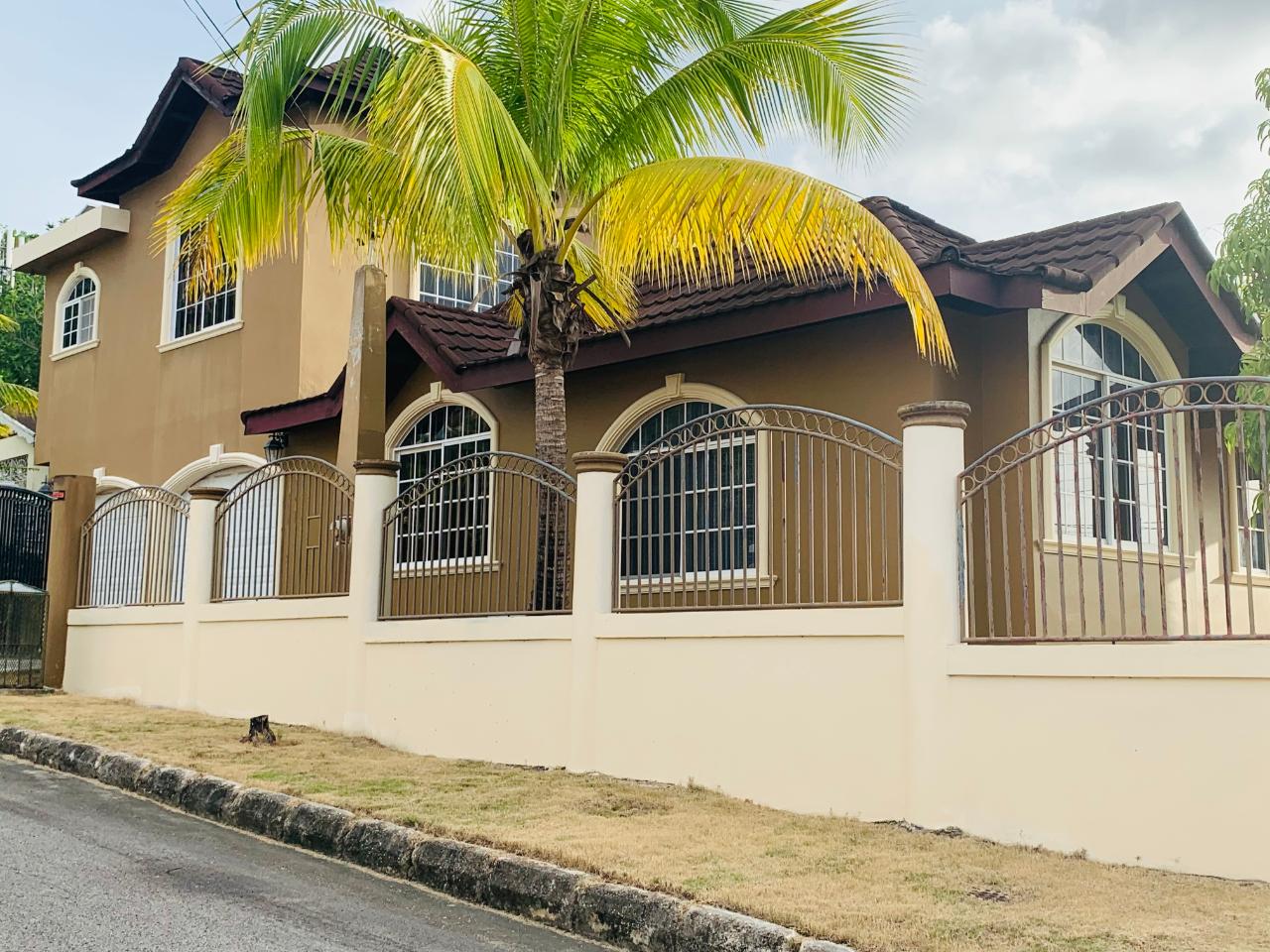 House For Rent BOGUE VILLAGE, Montego Bay 900 Keez