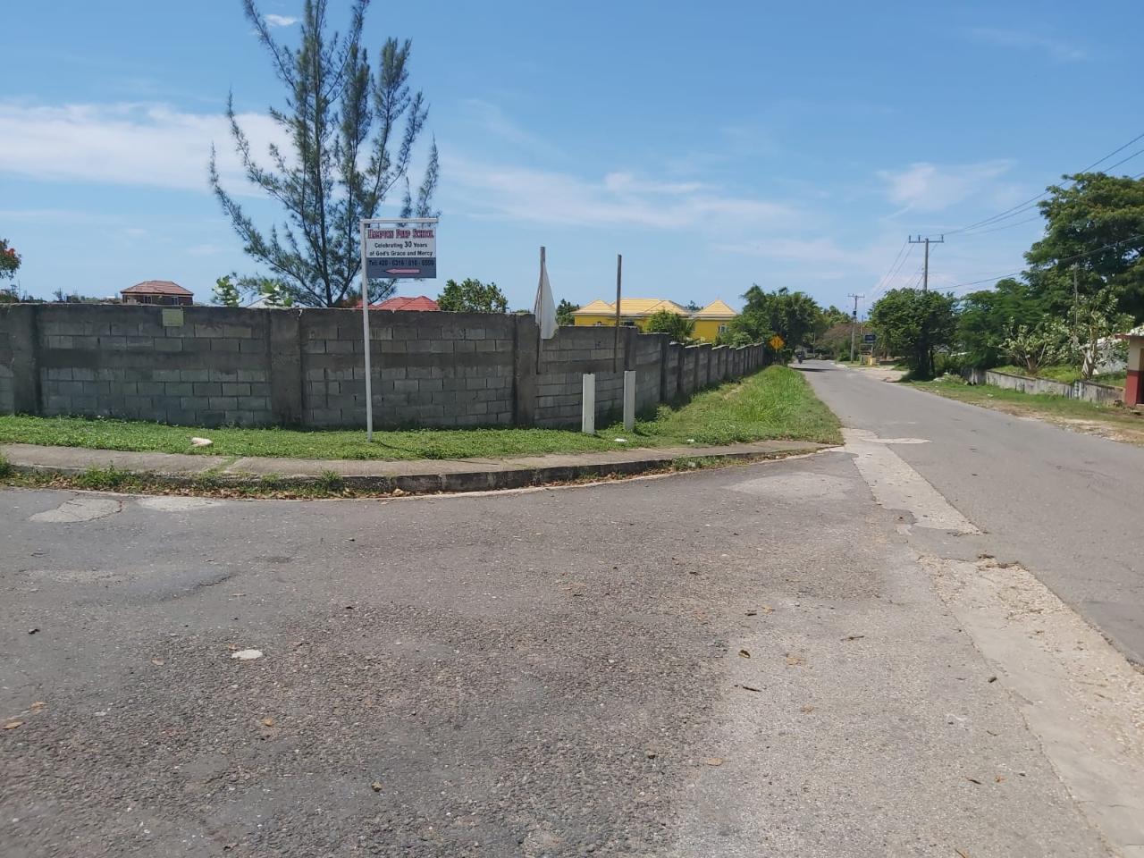 Commercial Lot For Sale RUNAWAY BAY, Runaway Bay 950,000 Keez