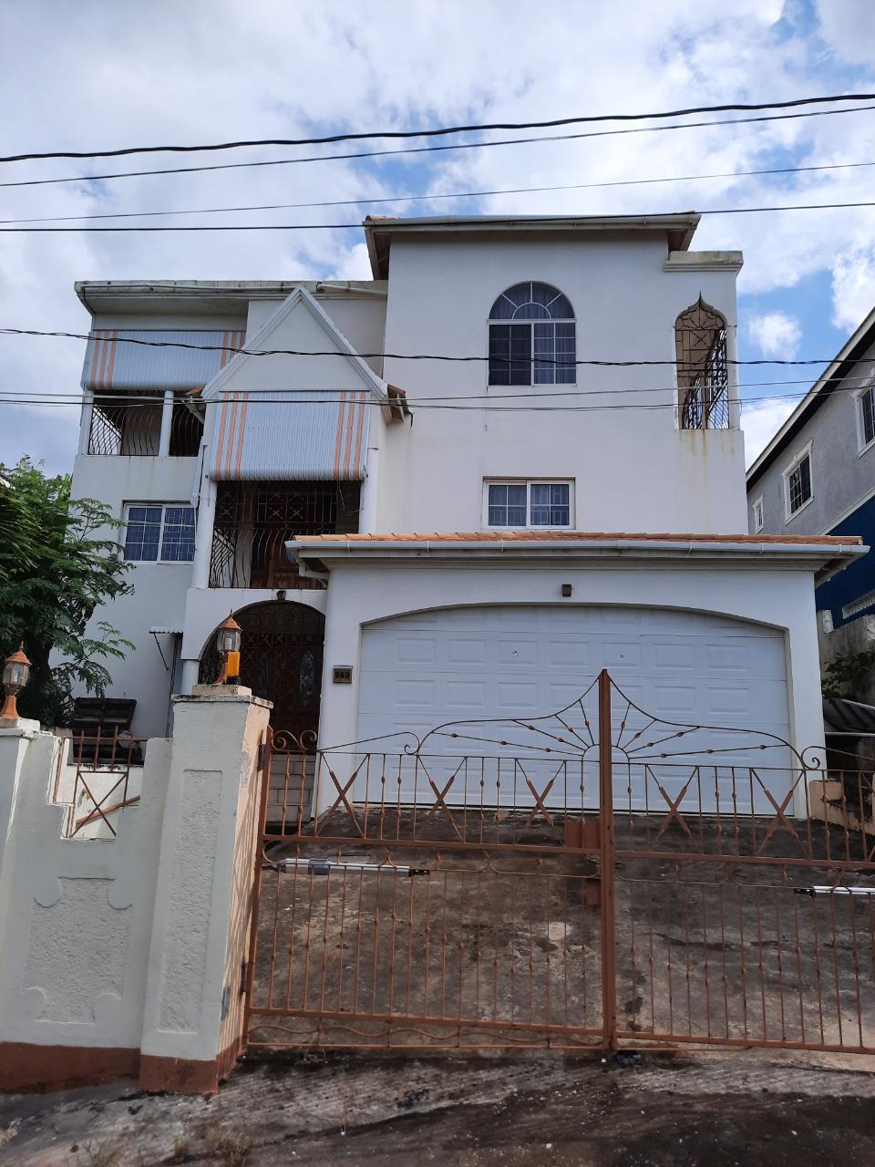 House For Sale TULIP STREET, BELLE AIR, Runaway Bay 40,250,000 Keez