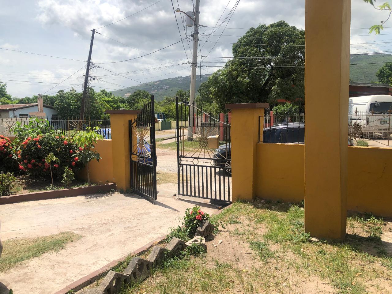 House For Sale CARDIGAN CRESCENT, KINGST, Kingston 20 30,000,000 Keez