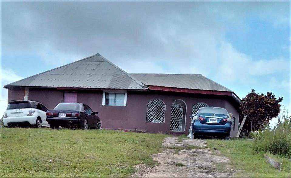 House For Sale PERTH ROAD, MANDEVILLE, Mandeville 18,000,000 Keez
