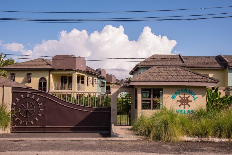 Resort / Villa For Rent OLD FORT BAY OCHO RIOS, Ocho Rios 1,950 Keez