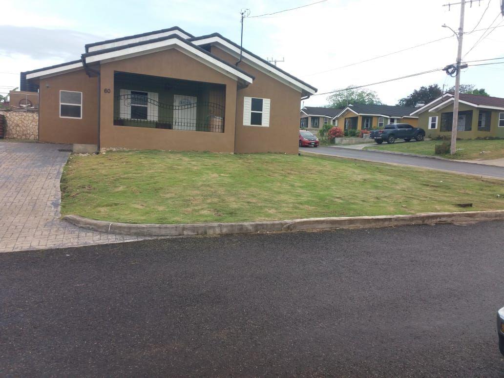 House For Rent STONEBROOK MANOR, Falmouth 1,350 Keez