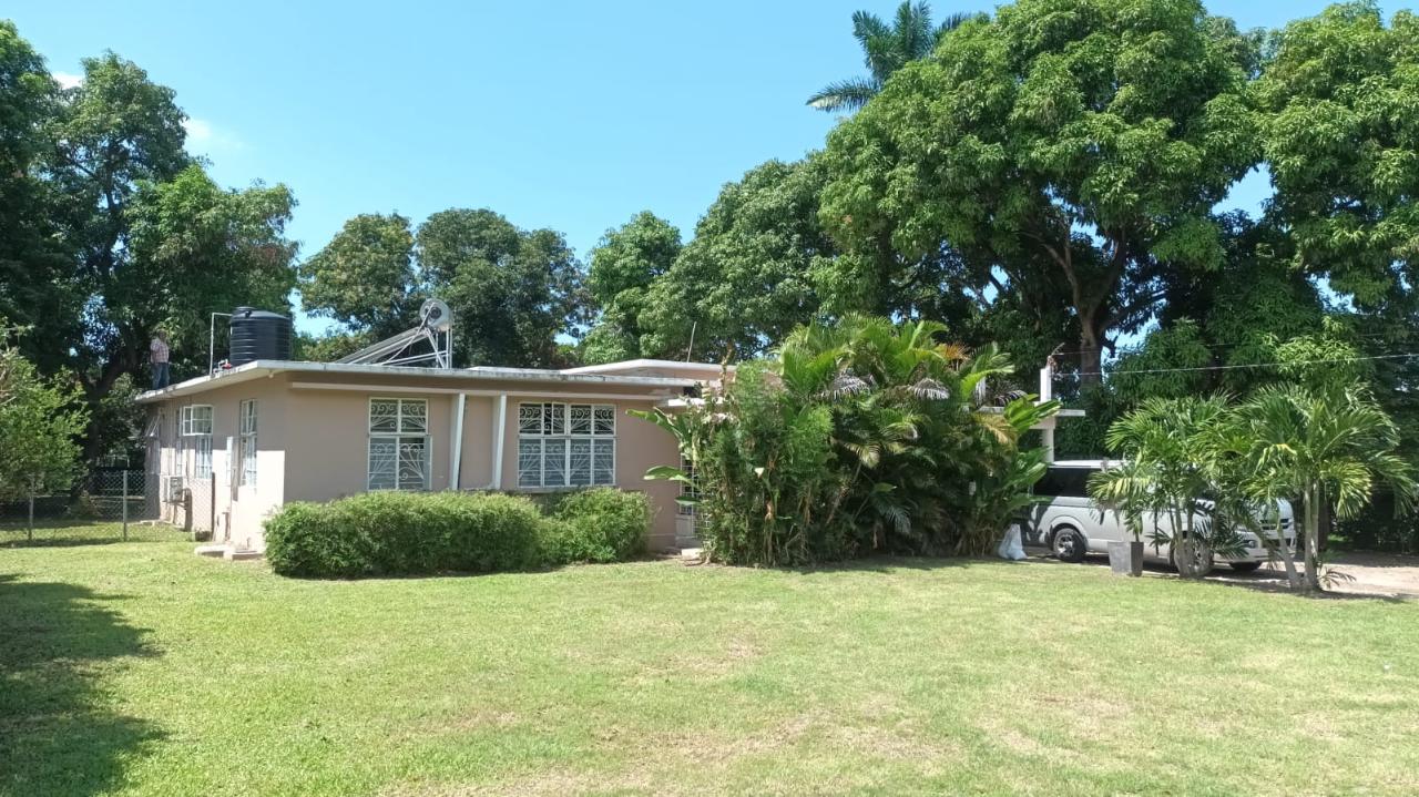 House For Rent DEWSBURY AVENUE, Kingston 6 190,000 Keez