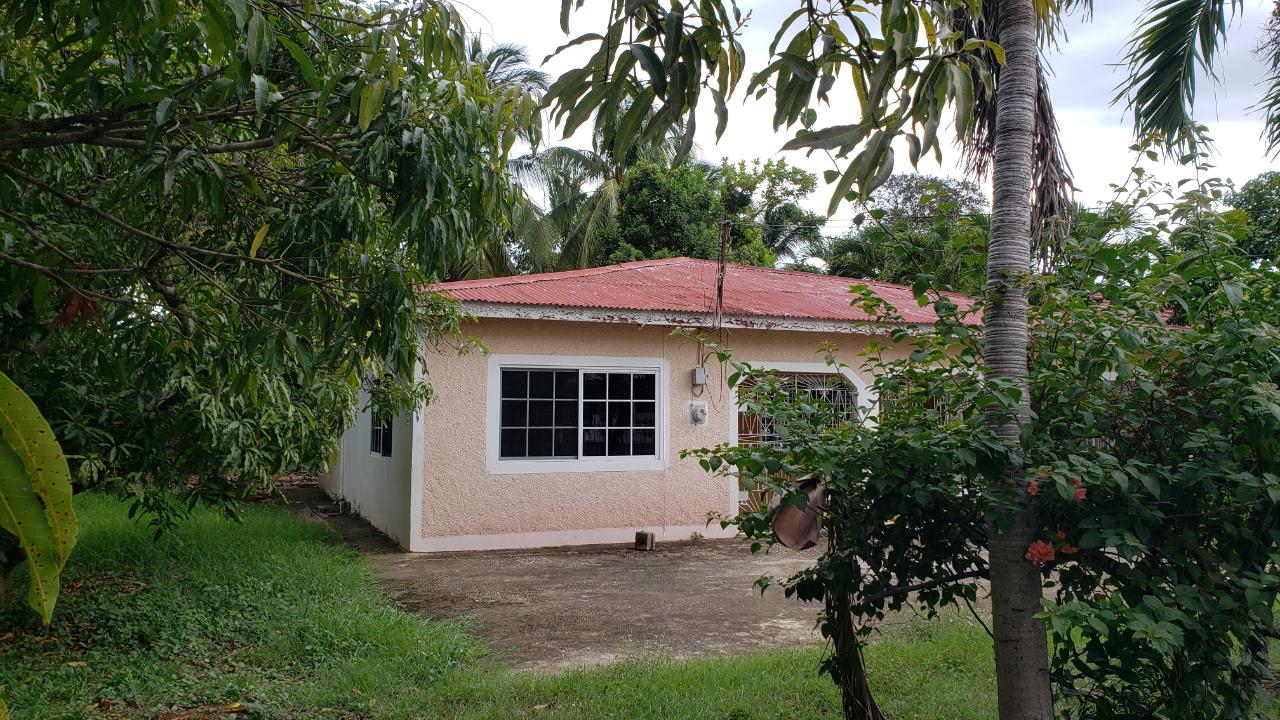 House For Sale 31 WEST PARK AVENUE, May Pen 14,000,000 Keez