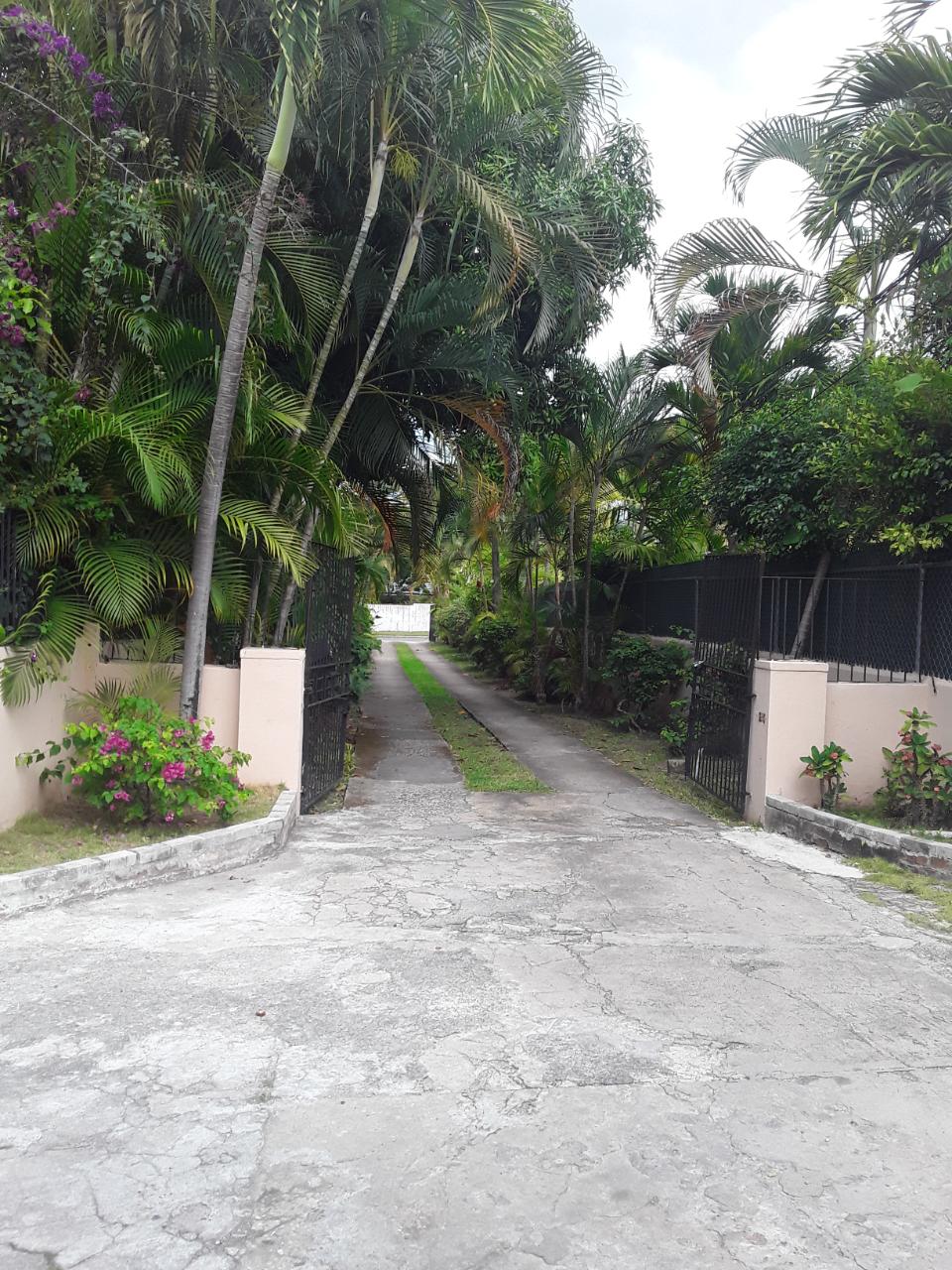 House For Rent BENSON AVENUE, Kingston 8 140,000 Keez