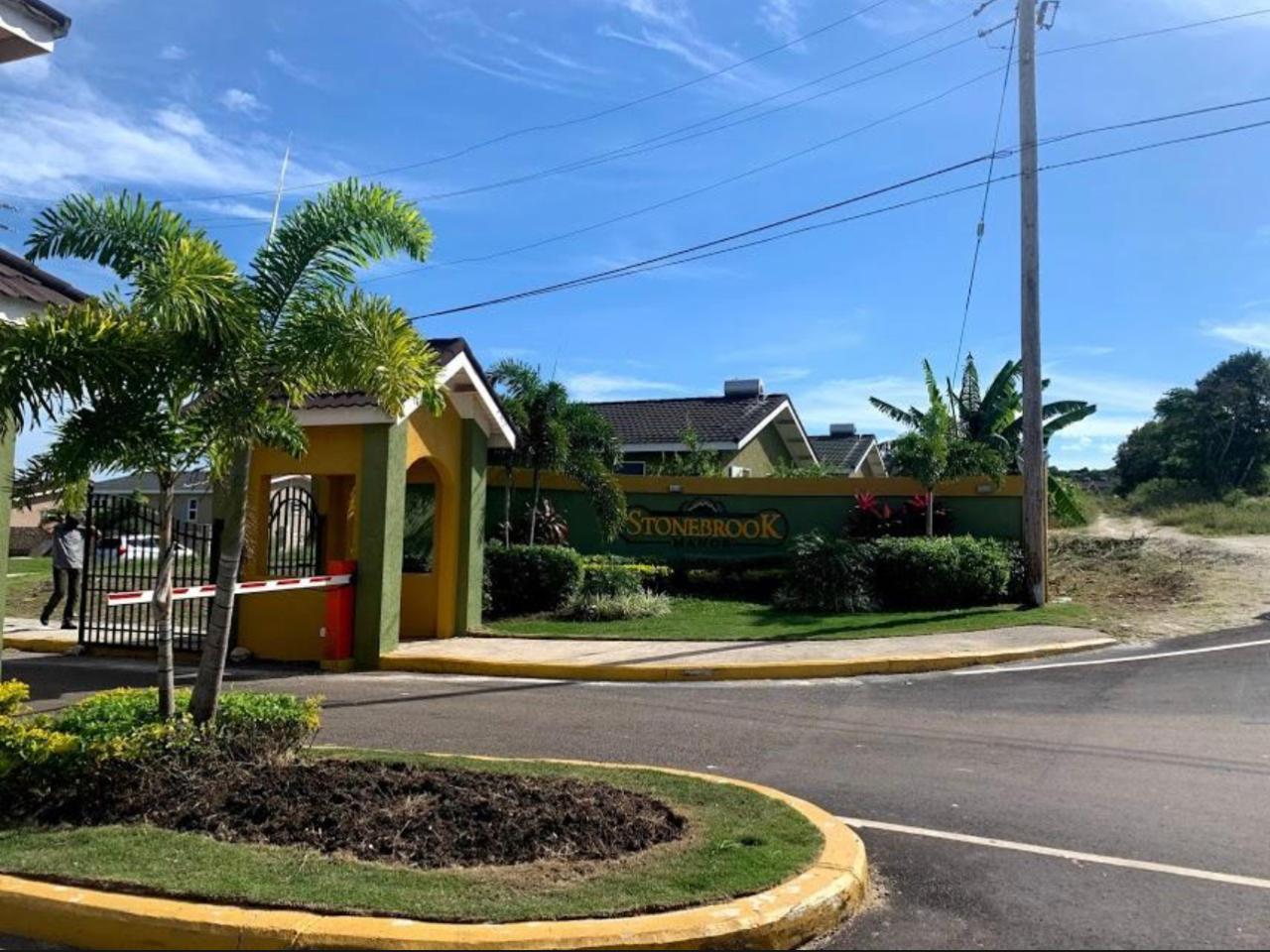 House For Rent STONE BROOK MANOR, Falmouth 120,000 Keez