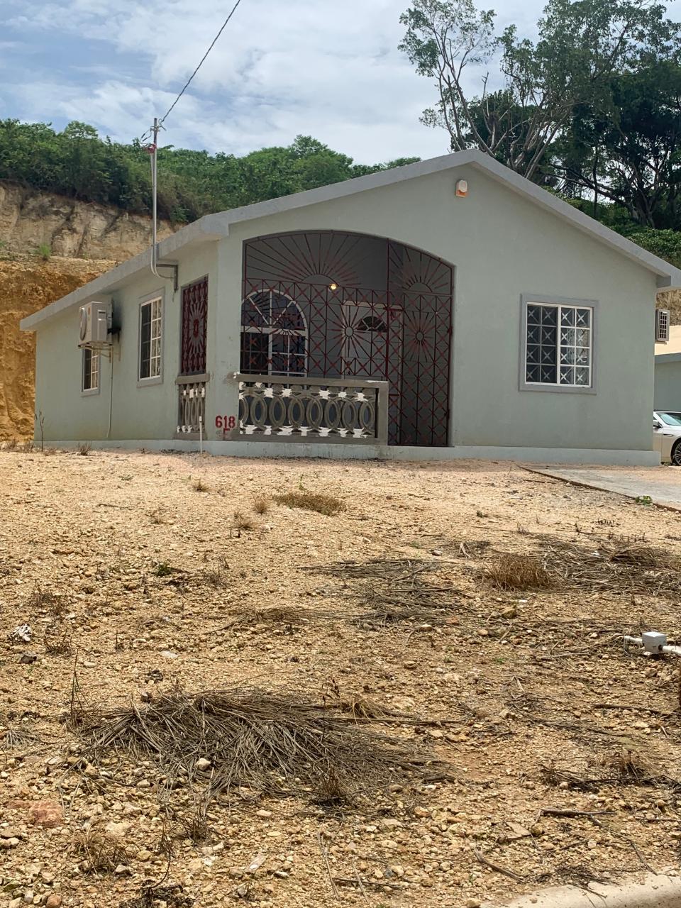 House For Rent CAMELOT VILLAGE, Discovery Bay 750 Keez