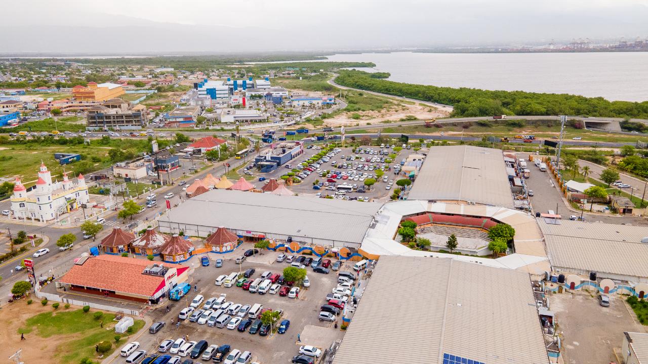 Offices / Commercial Bldg For Sale PORTMORE MALL, Gregory Park