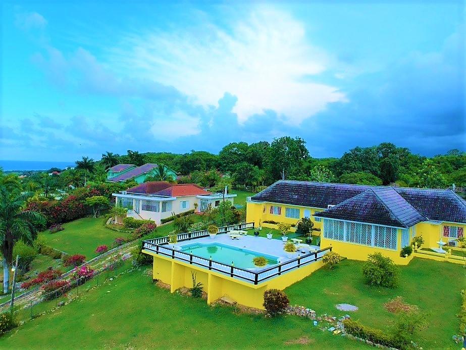 House For Rent POINCIANA DRIVE GREENWOOD, Montego Bay 1,500 Keez