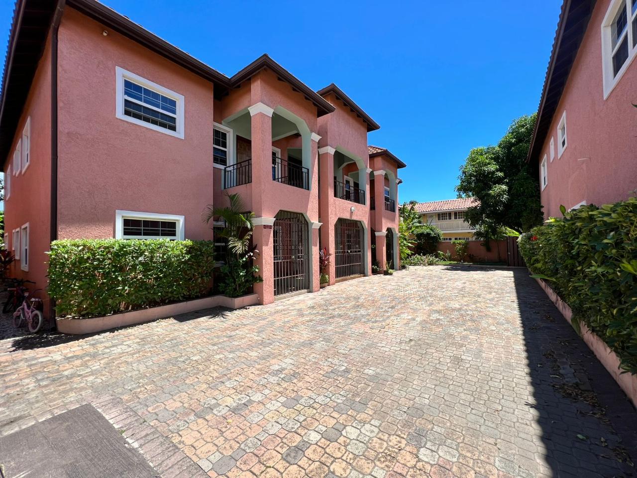 Apartment For Sale SANDHURST CRESCENT, Kingston 6 44,000,000 Keez