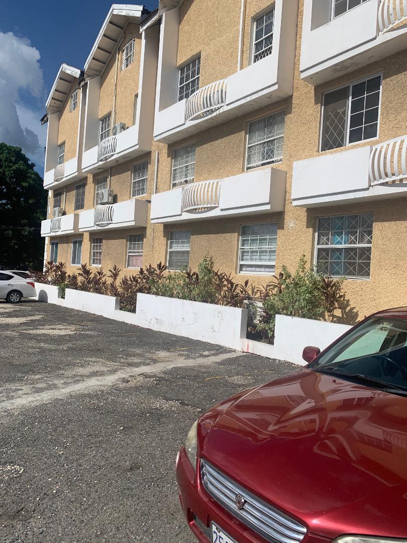 Apartment For Rent SURBITON ROAD, Kingston 10 150,000 Keez