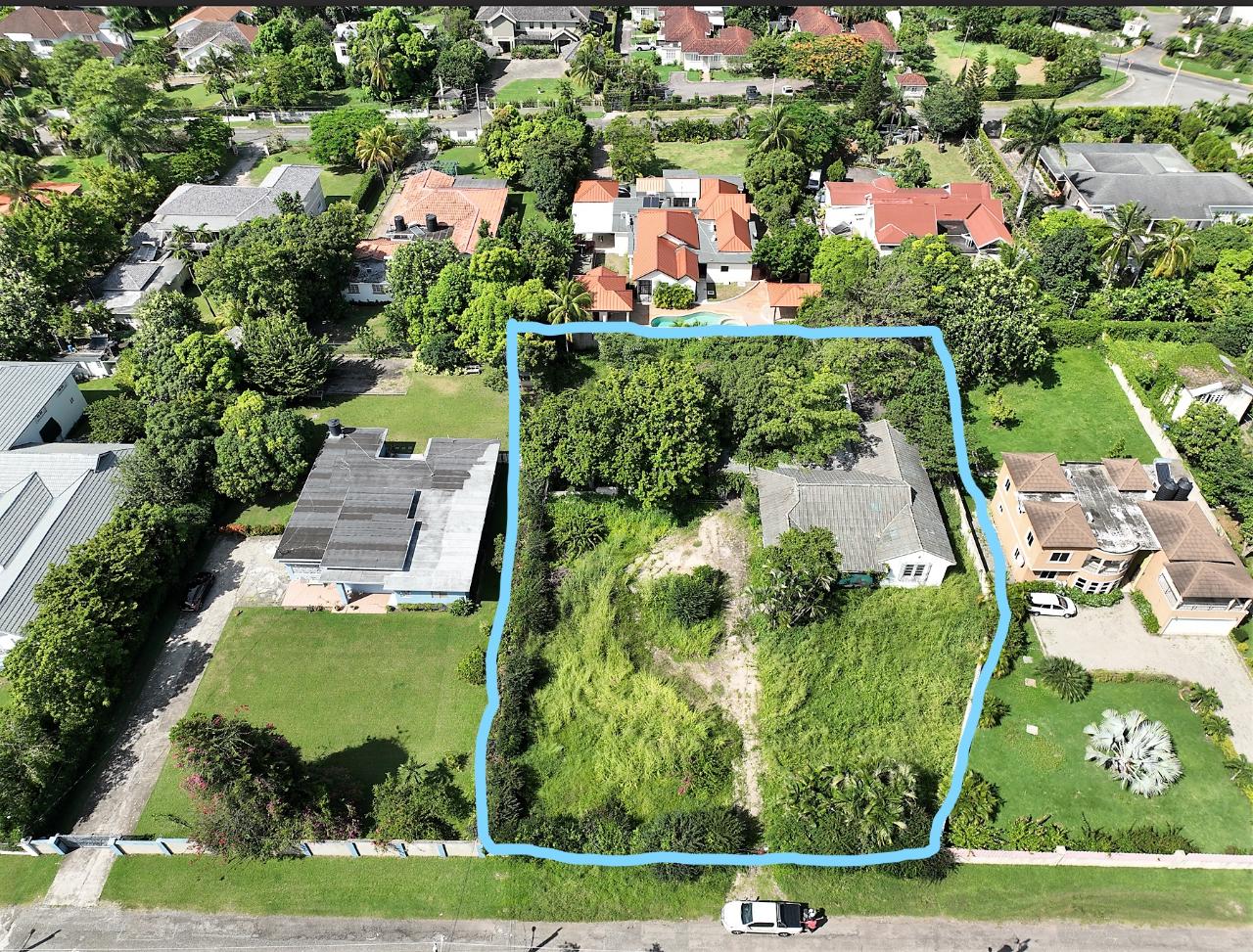 House For Sale GLOUCESTER AVENUE, KGN 6, Kingston 6 900,000 Keez