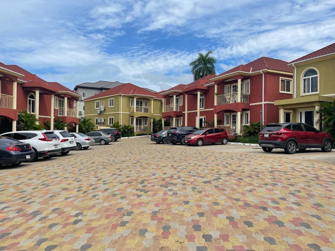 Apartment For Rent CHARLEMONT AVE, Kingston 6 200,000 Keez