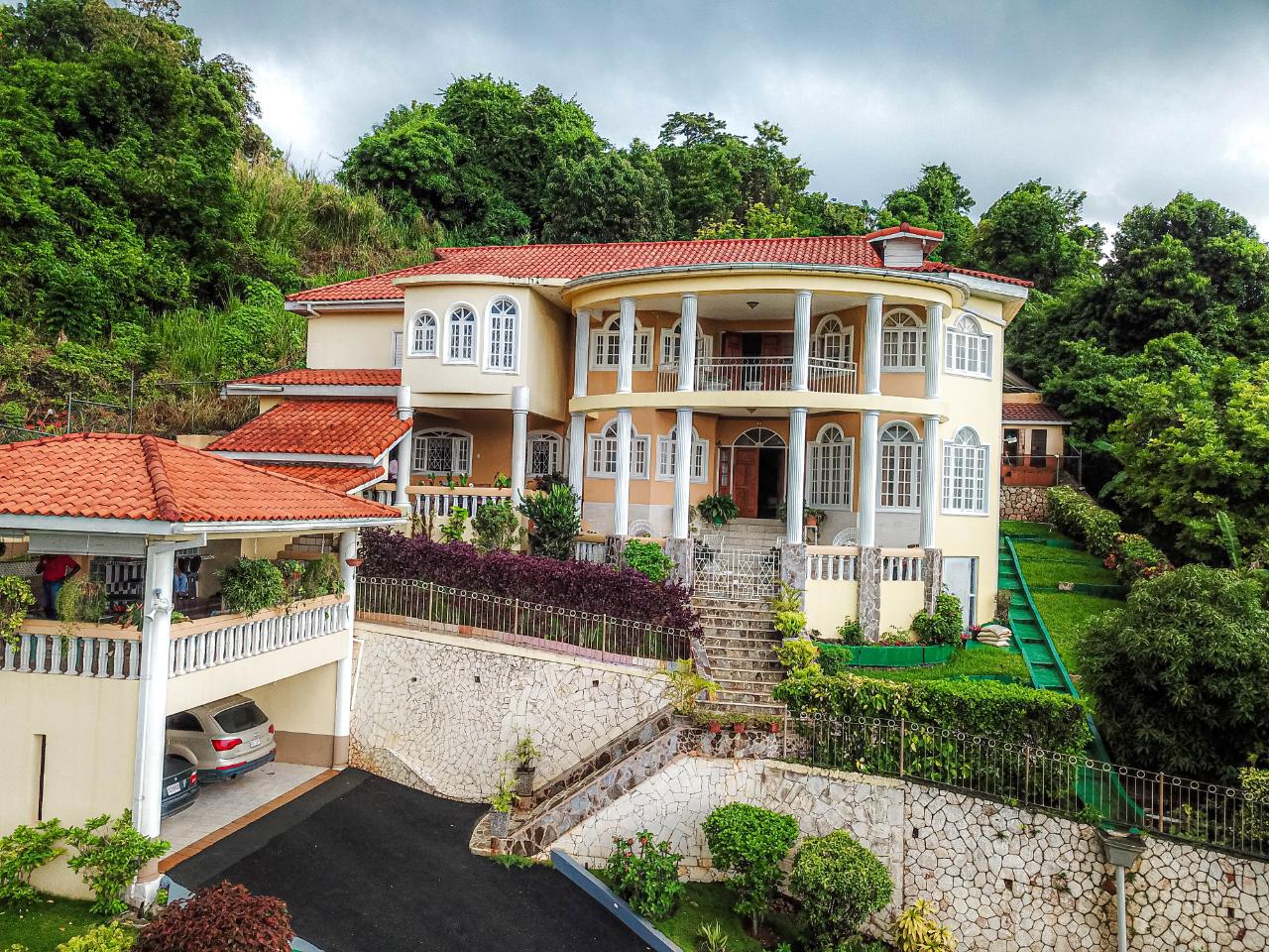 House For Sale ROCKFIELD, Kingston 9 175,000,000 Keez