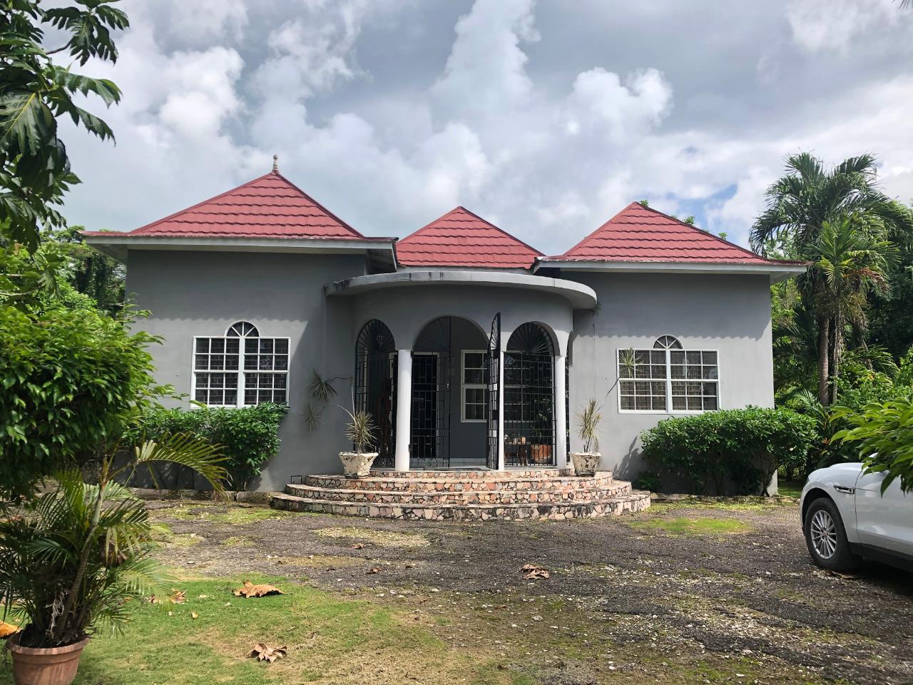 House For Sale HERTFORD, WESTMORELAND, SavannaLaMar 210,000 Keez