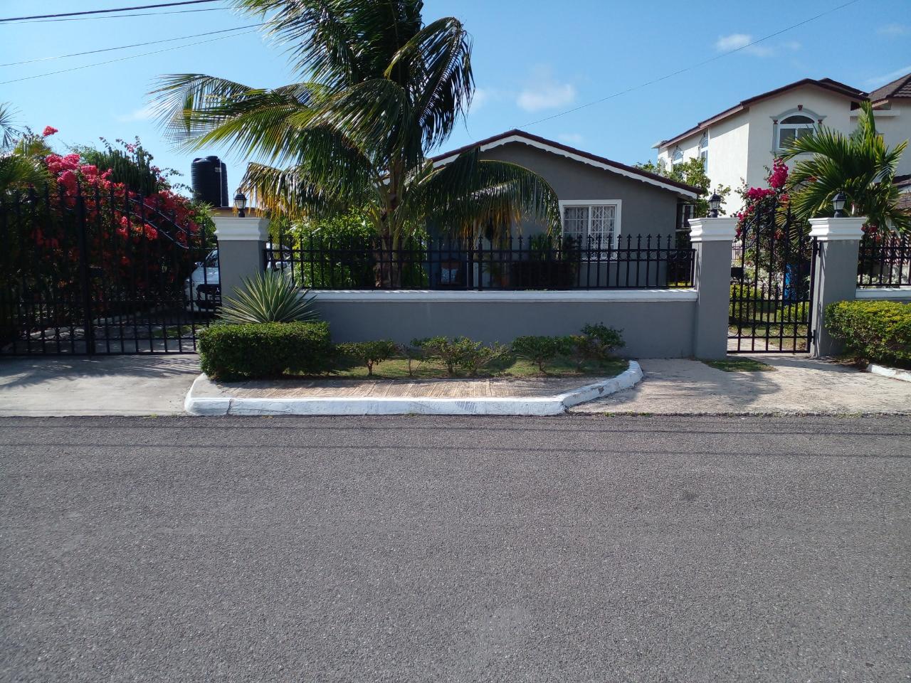 House For Rent FLORENCE HALL VILLAGE, Falmouth 950 Keez