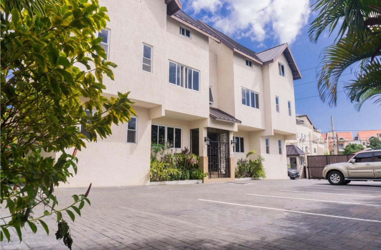 Apartment For Rent 11 SANDHURST CRESCENT, Kingston 6 1,400 Keez