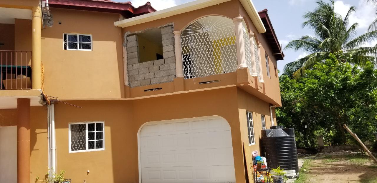 House For Sale TURNER COURT, May Pen 300,000 Keez