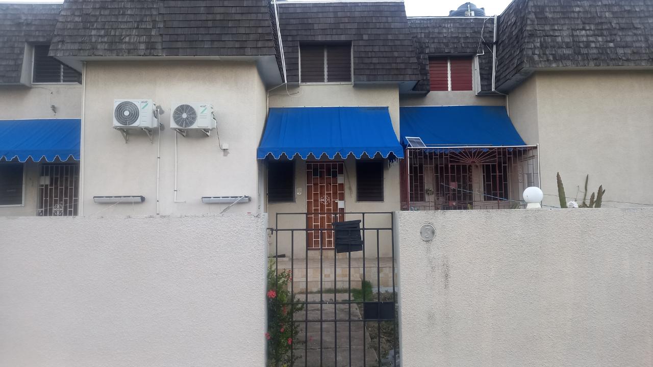 Townhouse For Rent 3 WORTHINGTON CLOSE, Kingston 5 150,000 Keez